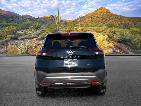 Used 2023 Nissan Rogue SL w/ SL Premium Package FWD image 9