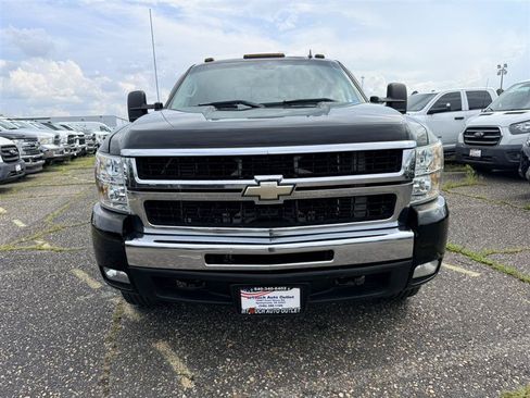 Used 2008 Chevrolet Silverado 3500 LTZ w/ Suspension Package, Off-Road AWD/4WD image 2