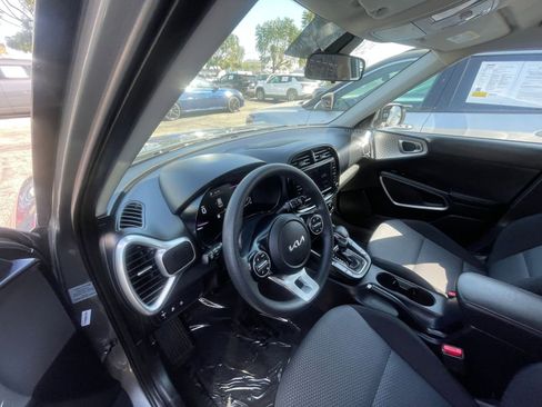 Used 2025 Kia Soul LX w/ LX Technology Package image 34