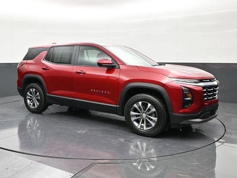 Used 2025 Chevrolet Equinox LT w/ Safety and Technology Package image 7