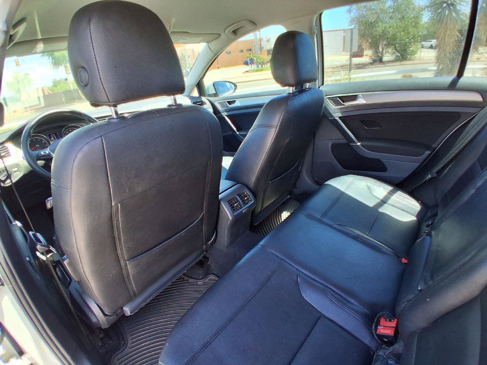 Used 2017 Volkswagen Golf SportWagen FWD image 18