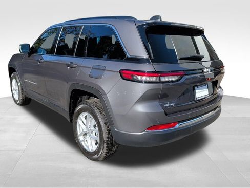 Certified 2025 Jeep Grand Cherokee Laredo X w/ Luxury Tech Group I AWD/4WD image 3
