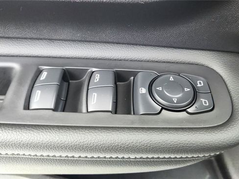 Used 2024 GMC Terrain SLE image 24