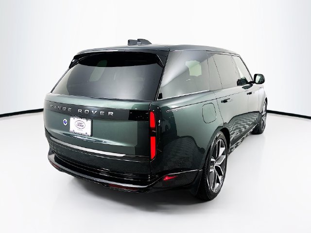 New 2026 Land Rover Range Rover Long Wheelbase SE AWD/4WD image 5