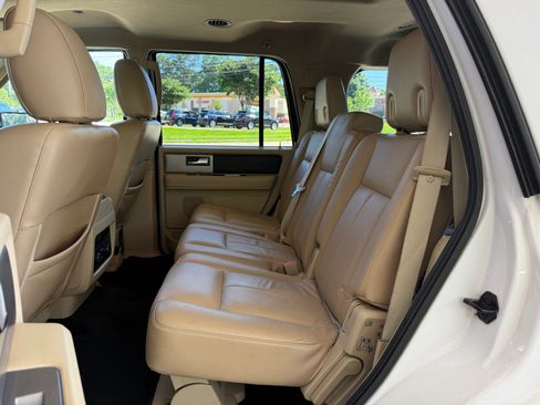 Used 2016 Ford Expedition XLT RWD image 11