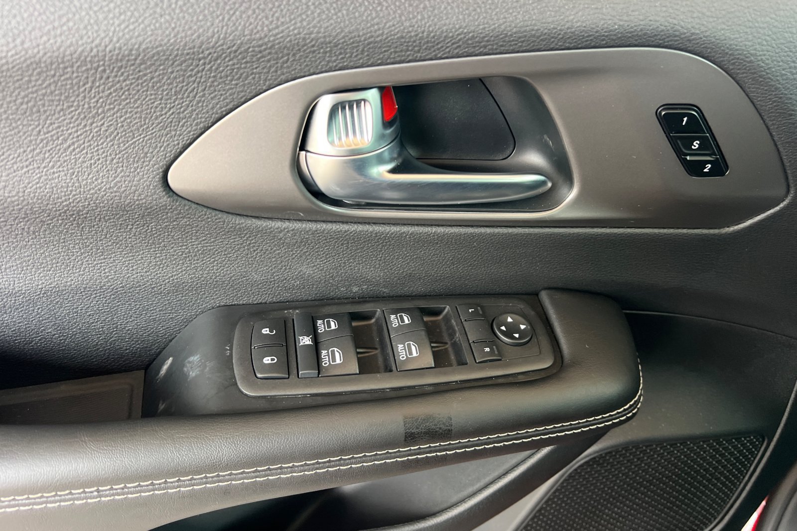 New 2026 Chrysler Pacifica Select AWD/4WD image 14