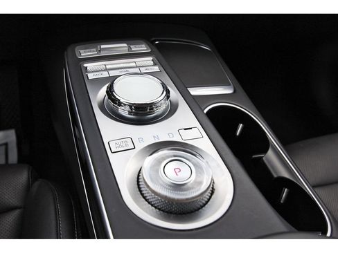 Used 2025 Genesis GV70 2.5T AWD/4WD image 29