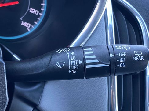 Used 2022 Chevrolet Equinox LS image 23