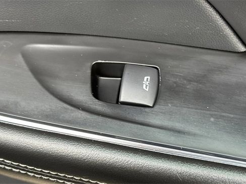 Used 2022 Buick Envision Essence w/ Sport Touring Package image 22