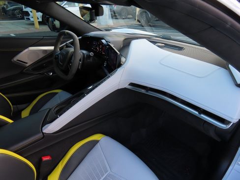 Used 2022 Chevrolet Corvette Stingray Premium Cpe w/ Z51 Performance Package image 31