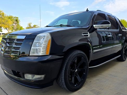 Used 2010 Cadillac Escalade EXT Luxury AWD/4WD image 5