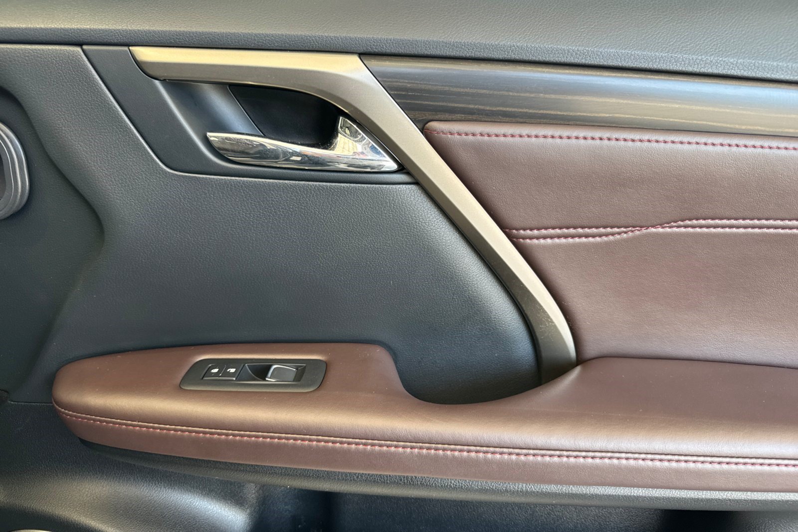 Used 2018 Lexus RX 450h AWD w/ Premium Package image 22
