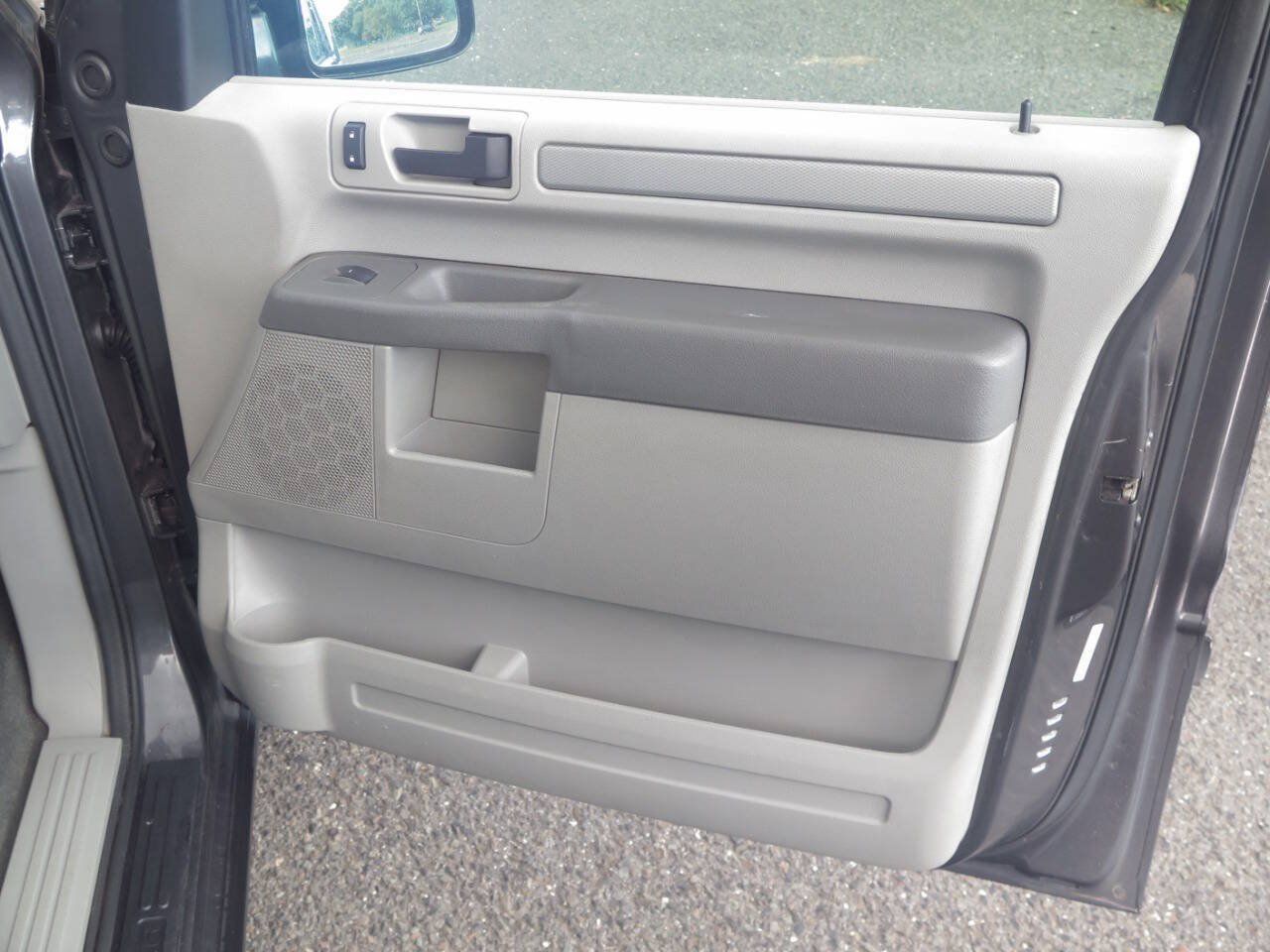 Used 2007 Ford Freestar SE FWD image 14