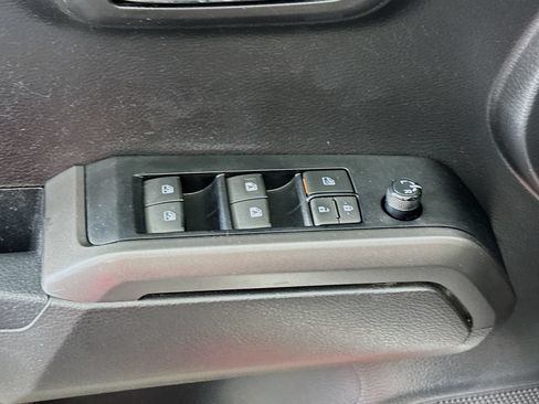 Used 2023 Toyota Tacoma TRD Off-Road w/ Black Out Package (TMS) AWD/4WD image 18