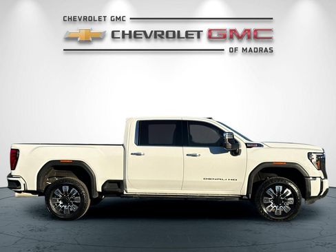 Used 2024 GMC Sierra 3500 Denali w/ Denali Reserve Package image 2