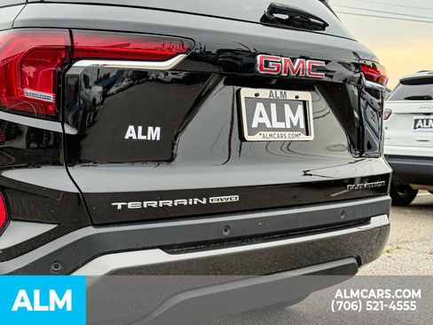 Used 2025 GMC Terrain Elevation AWD/4WD image 6
