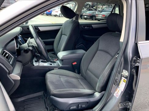 Used 2019 Subaru Outback 2.5i Premium image 8