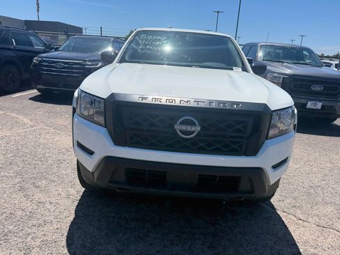 Used 2022 Nissan Frontier S w/ Technology Package AWD/4WD image 2