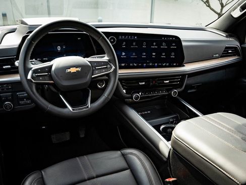 Used 2025 Chevrolet Tahoe High Country image 4