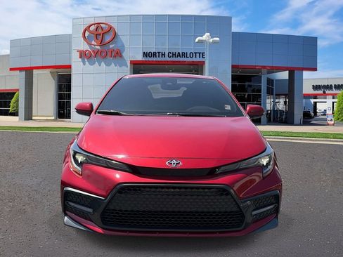 Used 2021 Toyota Corolla SE FWD image 2
