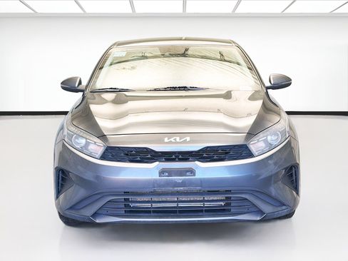 Used 2022 Kia Forte LXS w/ LXS Technology Package image 2