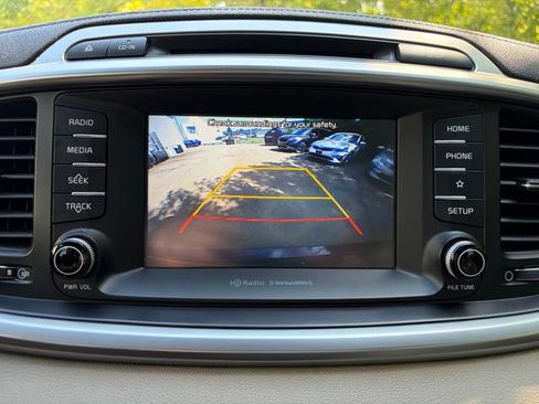 Used 2019 Kia Sorento FWD w/ Option Group 020 image 10