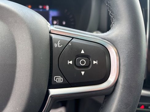 Certified 2023 Volvo XC60 B5 Core w/ Climate Package AWD/4WD image 22