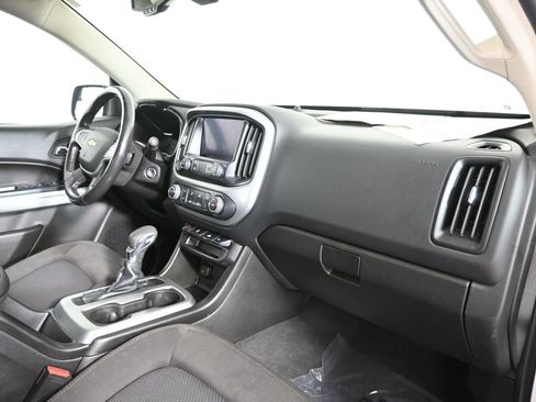 Used 2022 Chevrolet Colorado LT w/ LT Convenience Package AWD/4WD image 15