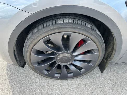Used 2024 Tesla Model Y Performance AWD/4WD image 3