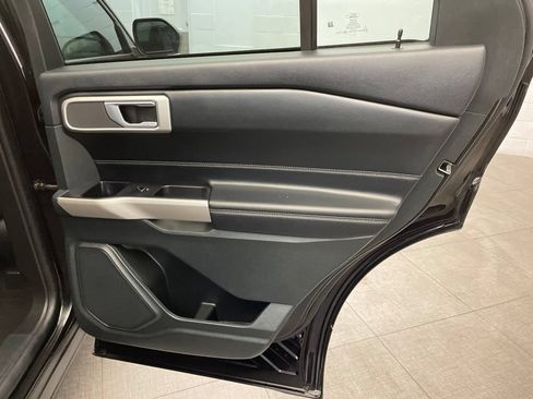 Used 2023 Ford Explorer XLT RWD image 28