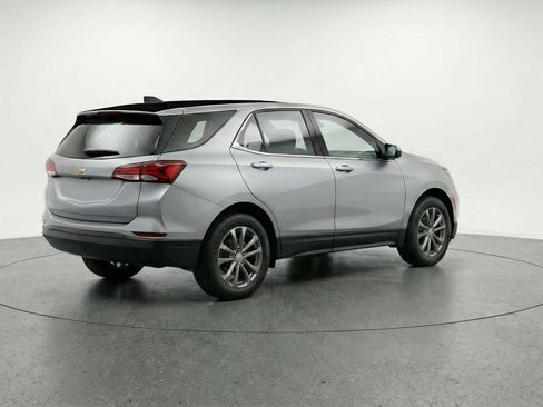 Used 2025 Chevrolet Equinox LT FWD image 9