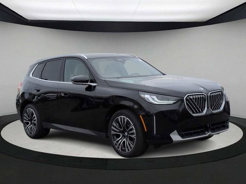 Used 2025 BMW X3 xDrive30i w/ Premium Package AWD/4WD image 2