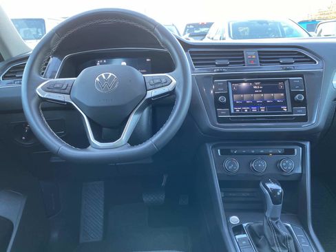 Used 2022 Volkswagen Tiguan S image 11