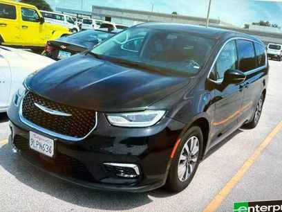 Used 2024 Chrysler Pacifica Limited