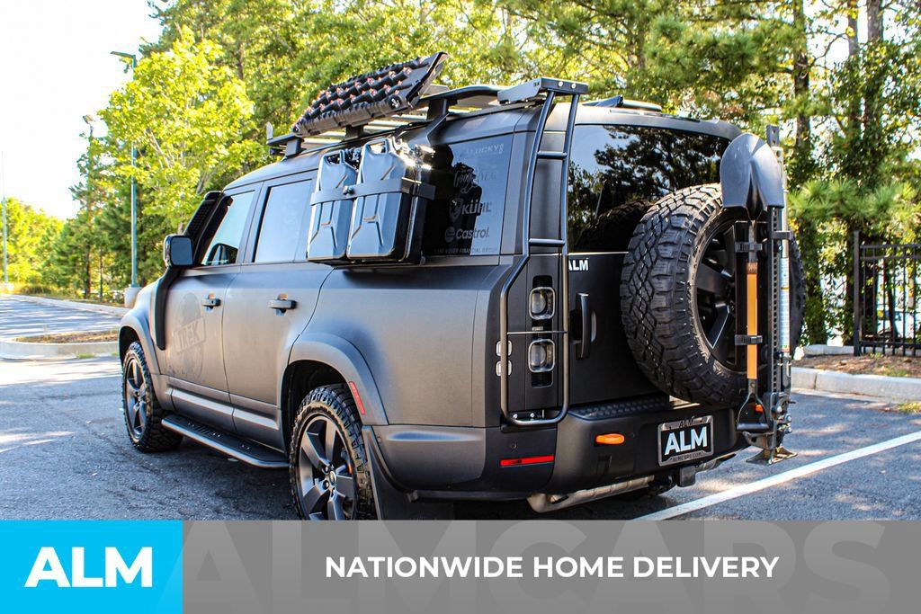 Used 2023 Land Rover Defender 130 SE AWD/4WD image 4