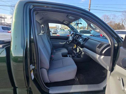 Used 2012 Toyota Tacoma 4x4 Regular Cab image 12