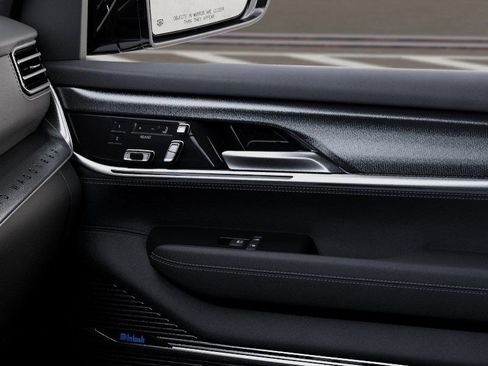 New 2026 Jeep Grand Wagoneer Summit AWD/4WD image 33