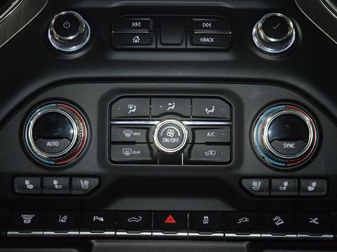 Used 2022 GMC Sierra 3500 Denali w/ Denali Ultimate Package image 32