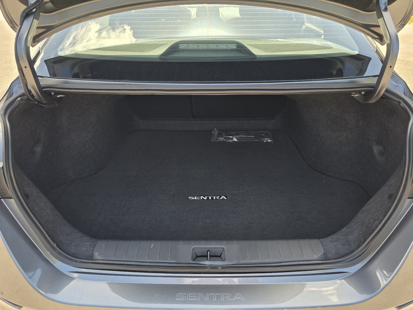 Certified 2025 Nissan Sentra SV FWD image 26