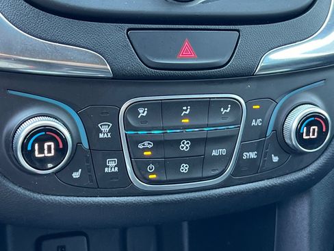 Used 2018 Chevrolet Equinox LT FWD image 27