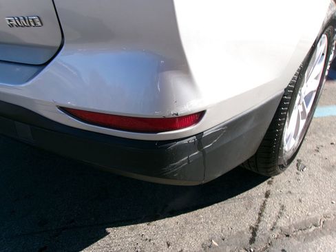 Used 2020 Chevrolet Equinox LS w/ LS Convenience Package image 8