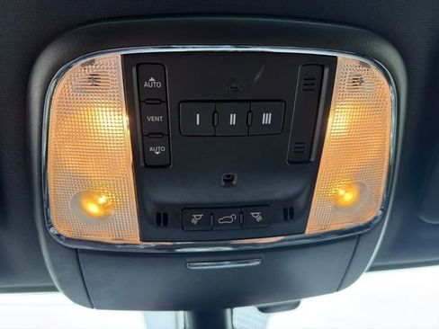 Used 2022 Jeep Grand Cherokee Limited image 18