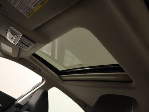 Used 2023 Nissan Altima 2.5 SV w/ SV Premium Package image 15