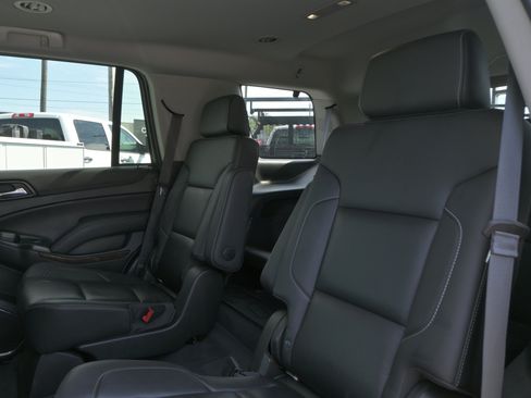Used 2019 Chevrolet Tahoe LT w/ Luxury Package AWD/4WD image 9