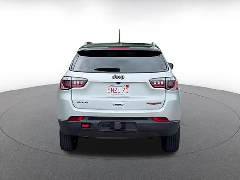 Used 2025 Jeep Compass Trailhawk w/ Trailer Tow Group AWD/4WD image 10