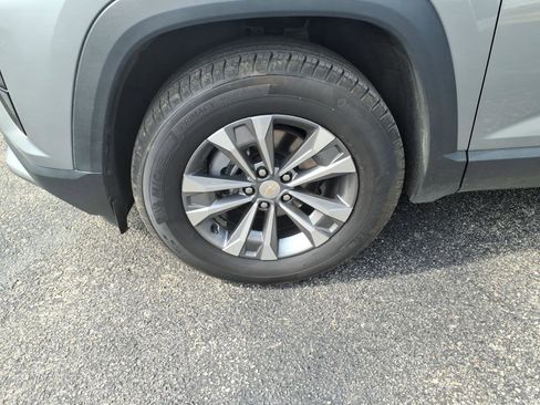 Certified 2026 Chevrolet Equinox LT w/ Convenience Package II AWD/4WD image 9