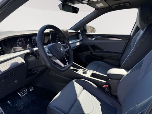 New 2026 Volkswagen Tiguan SE R-Line image 9