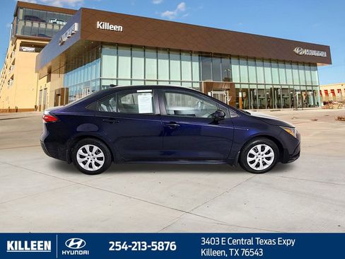 Used 2022 Toyota Corolla LE image 8