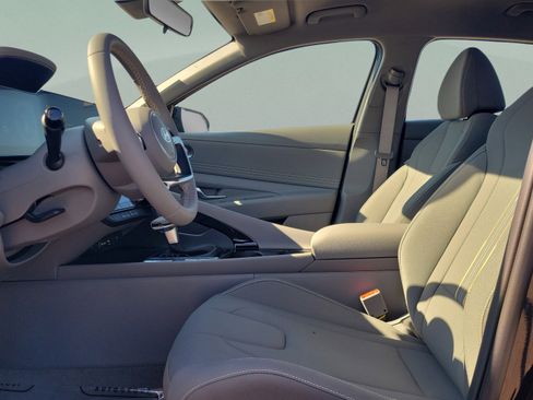 New 2026 Hyundai Elantra SEL FWD image 15