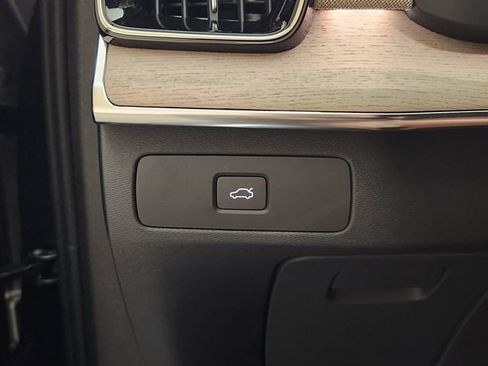 New 2026 Volvo XC90 B6 Plus w/ Protection Package Premier image 22